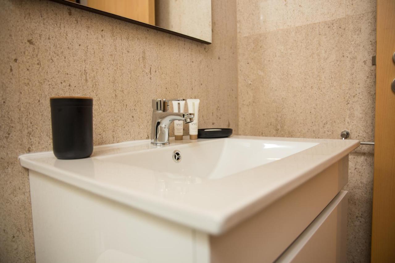Design Flat In Braga - By Tonsdeverde Bagian luar foto