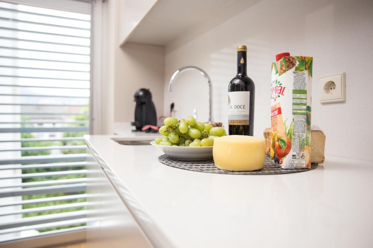 Design Flat In Braga - By Tonsdeverde Bagian luar foto