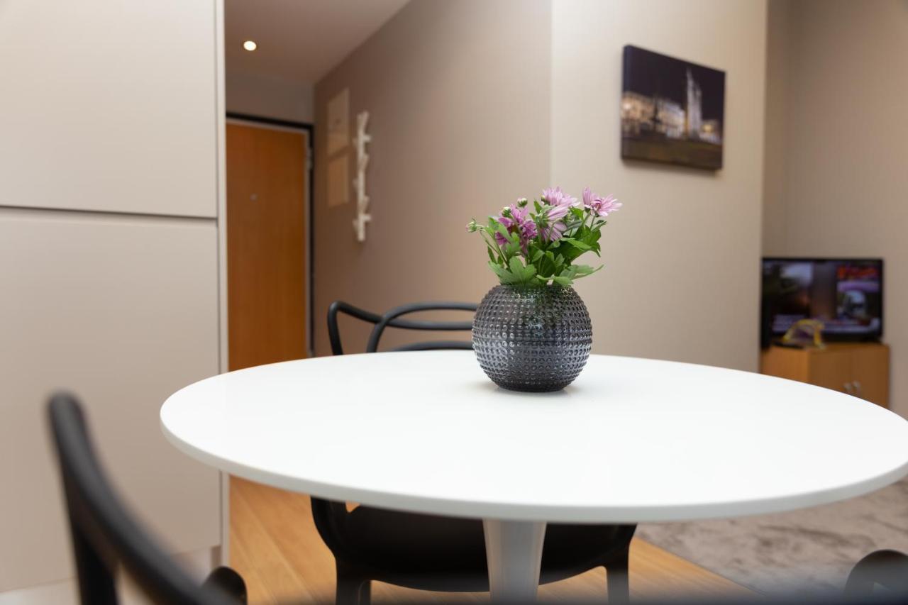 Design Flat In Braga - By Tonsdeverde Bagian luar foto